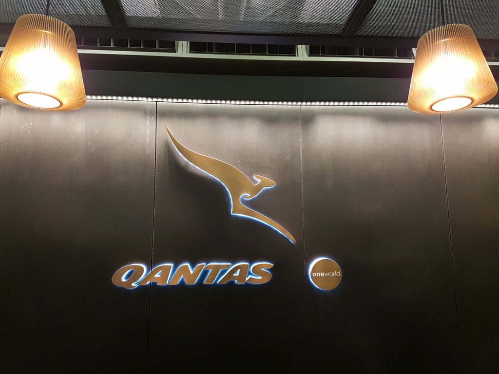 Qantas Lounge Hong Kong In Pictures