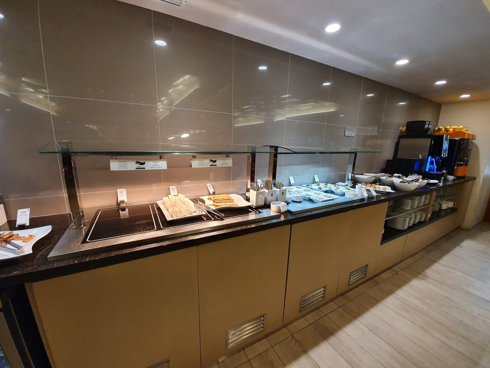 Hanaq VIP Lounge Lima, Peru - Wander Up Front
