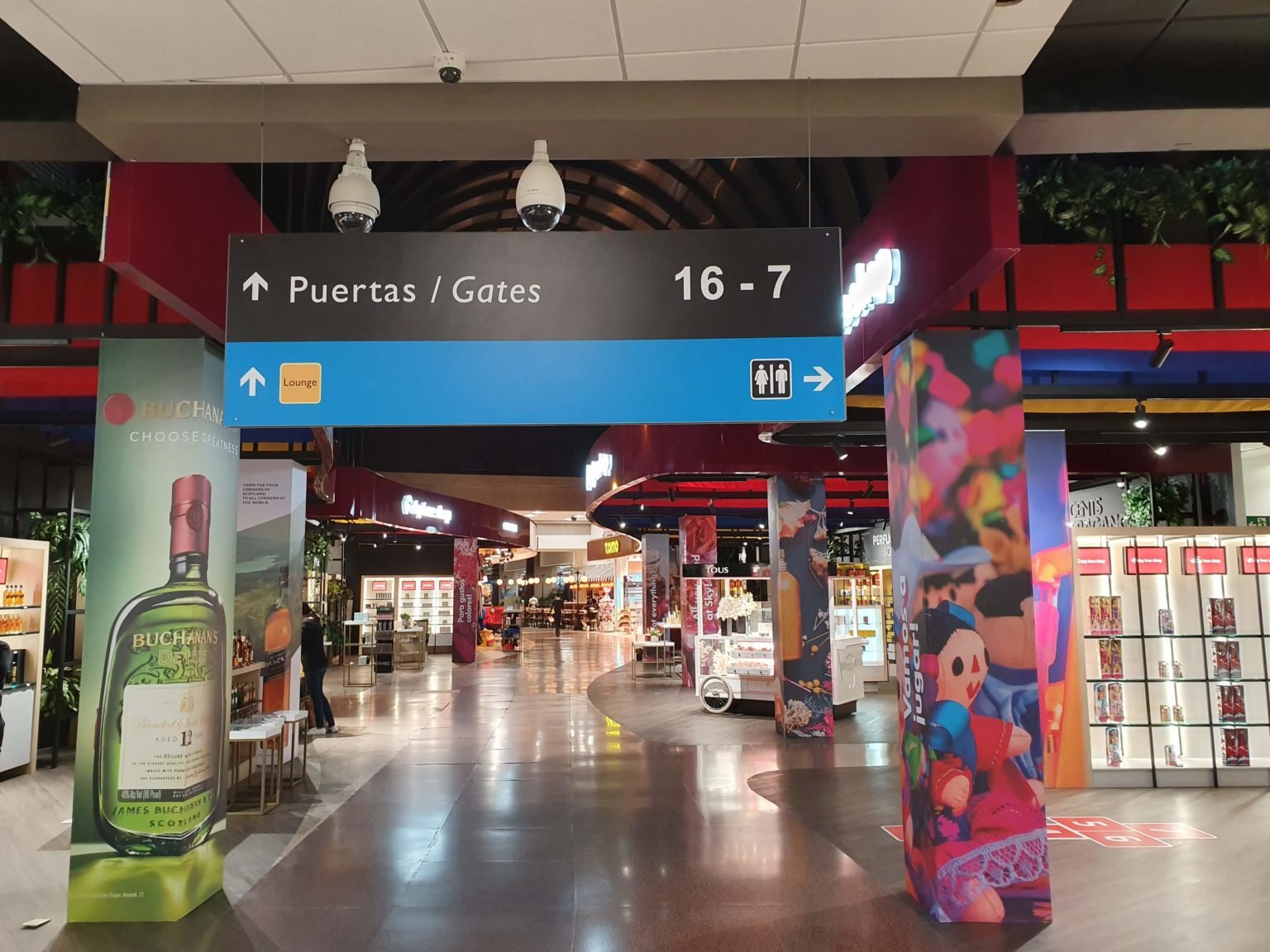 The Lounge Medellin In Pictures Wander Up Front