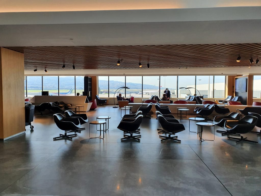 Cedar Lounge Main Seating Zone Cedar Lounge Main Seating Zone