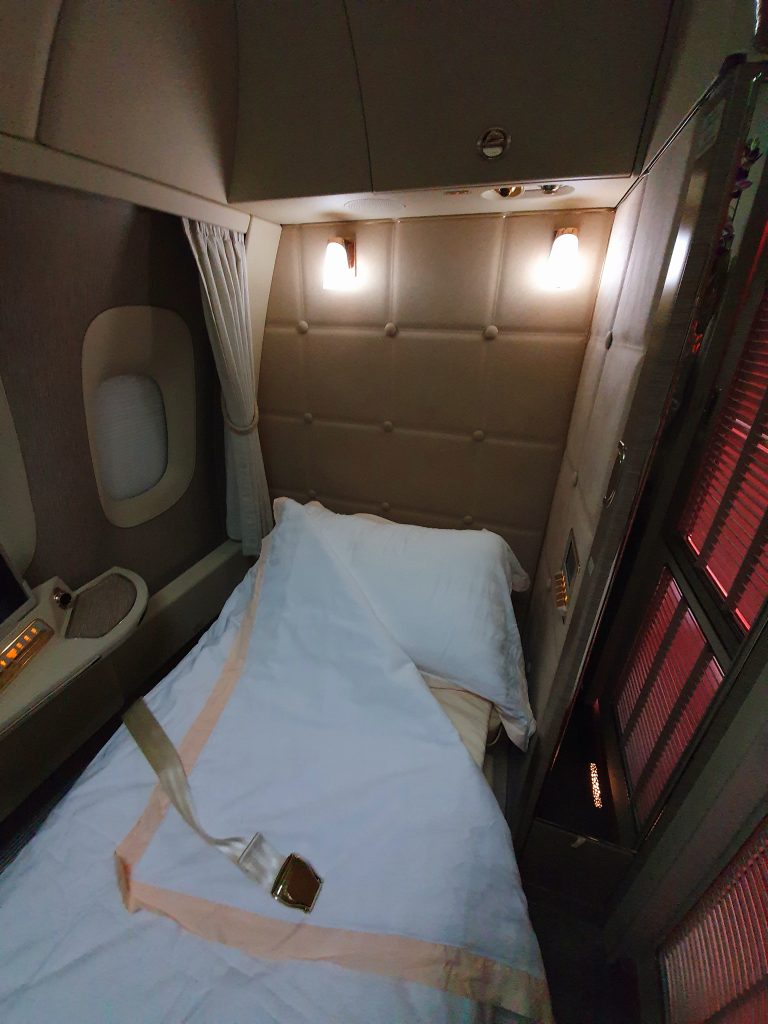 Emirates Change Changer First Class Closed Bed