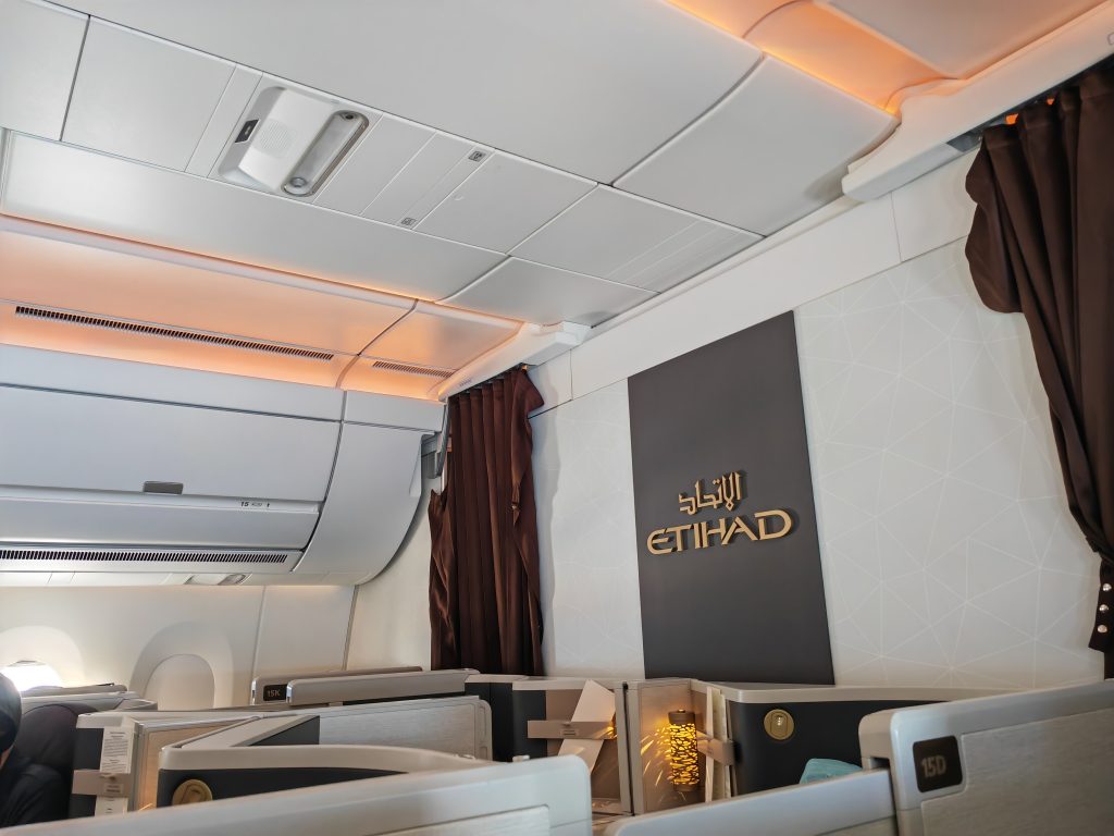 Etihad A350 Business Studio Motif