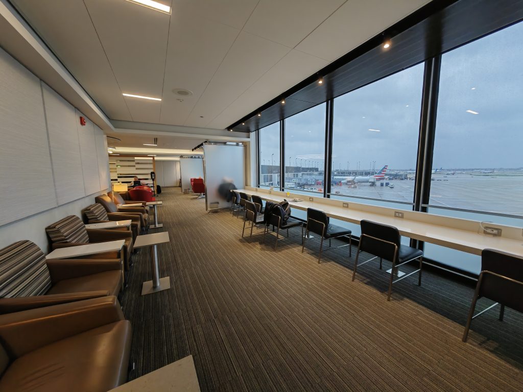 AA Flagship Lounge Apron Views