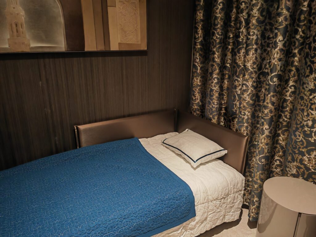 Oman Air First Class Lounge MCT Business Private Room Bed