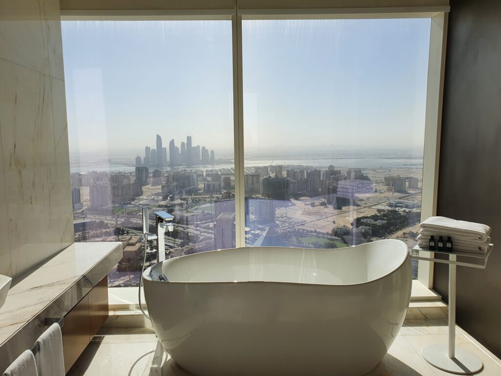 Sofitel Dubai Luxury Room Bathtub