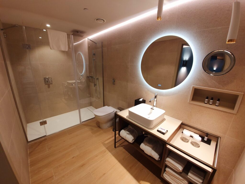 Hyatt Regency Malta Standard Shower Rooms