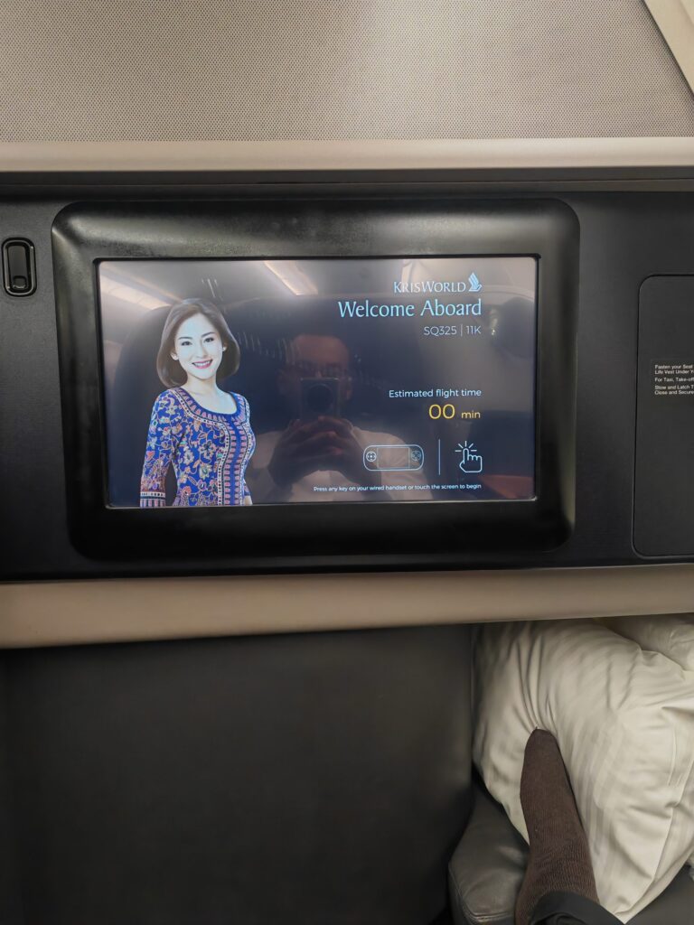 Singapore Airlines A380 Business Class Bulkhead Chubby