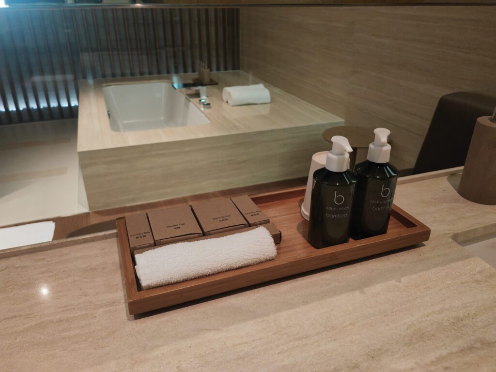 Cathay Wing First Class Lounge Bath 2023