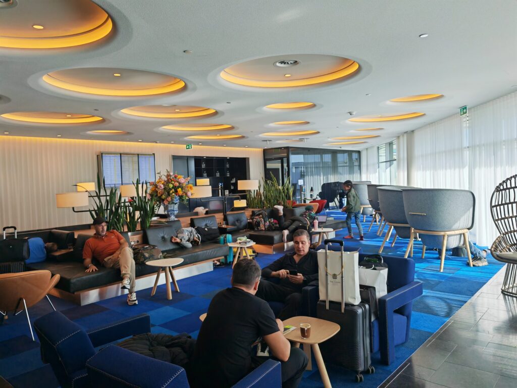 KLM Crown Lounge 52 Seating Areas (2)