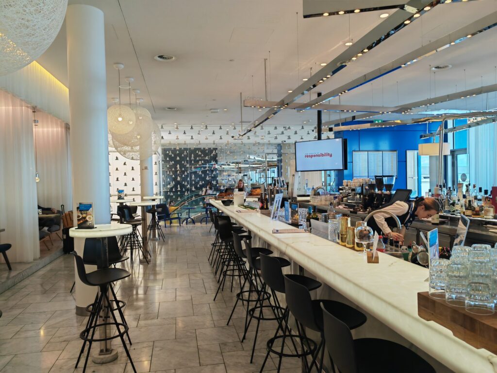 KLM Crown Lounge 52 Upper Level Bar