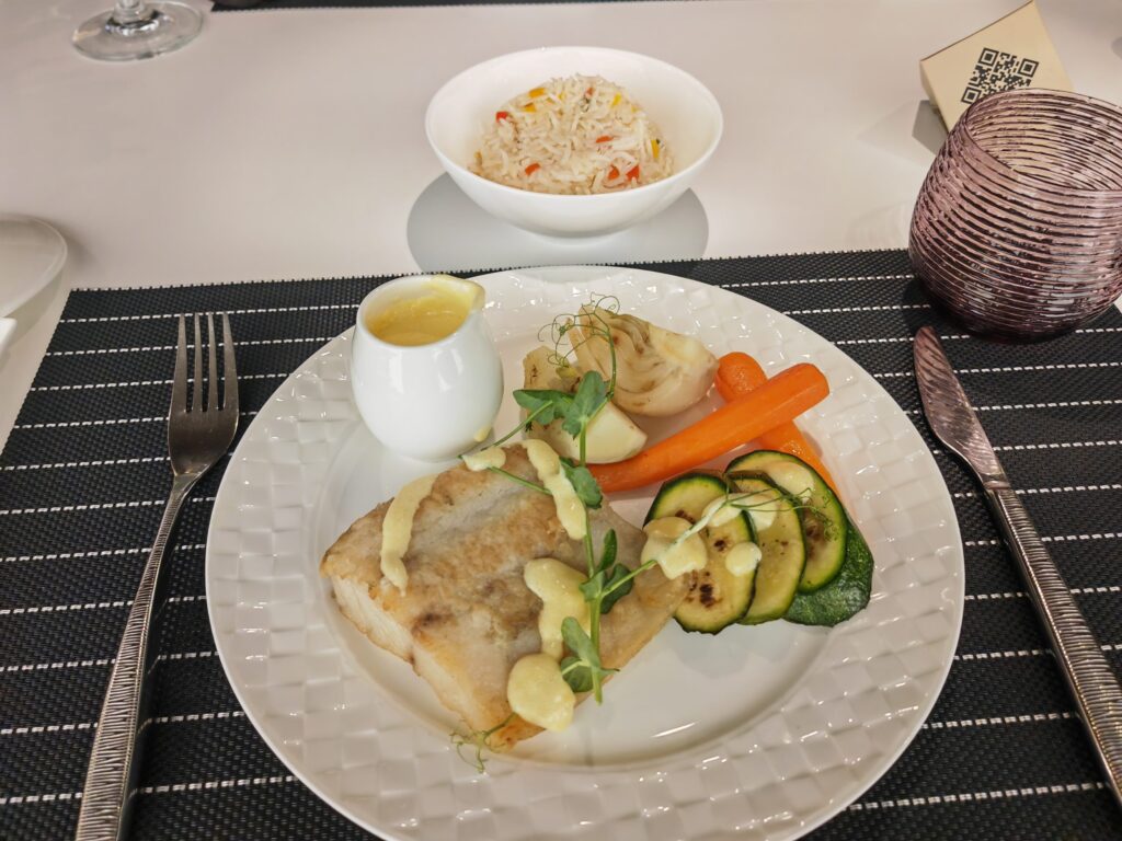 Qatar Premium Lounge BKK Lunch