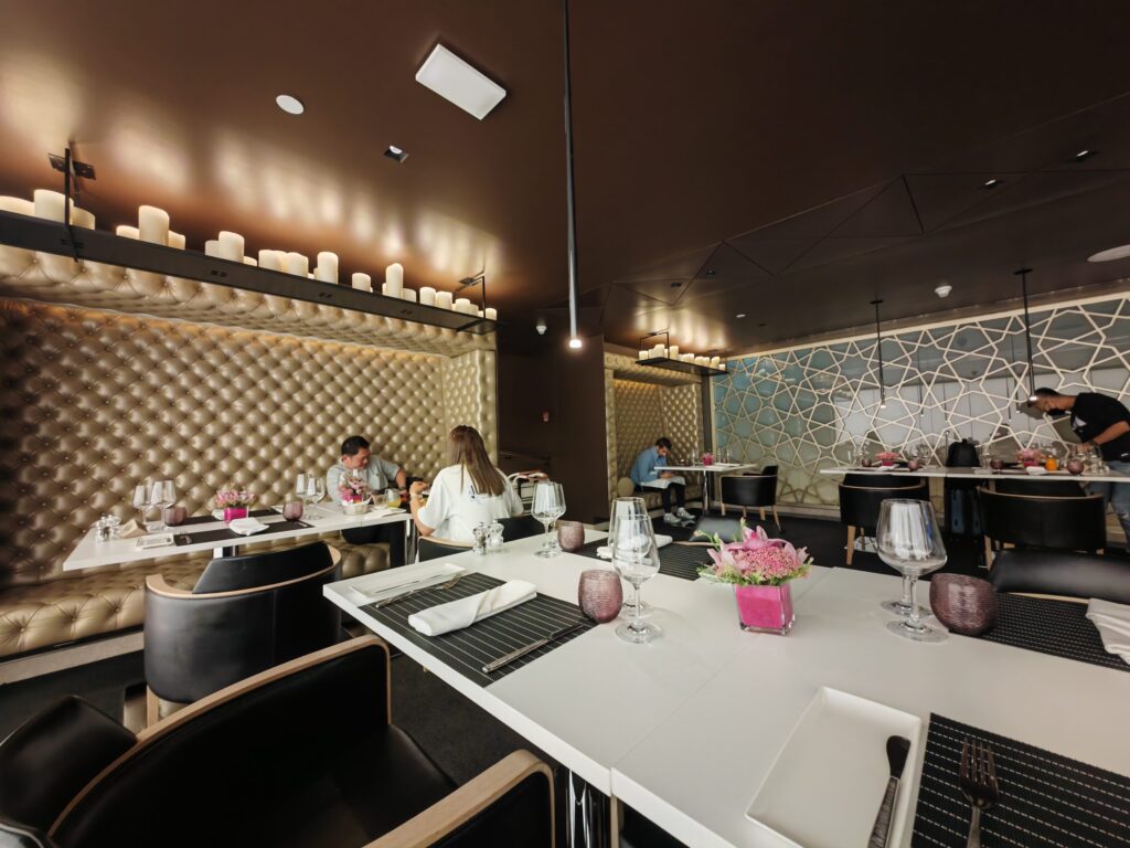 Qatar Premium Lounge BKK Restuarant