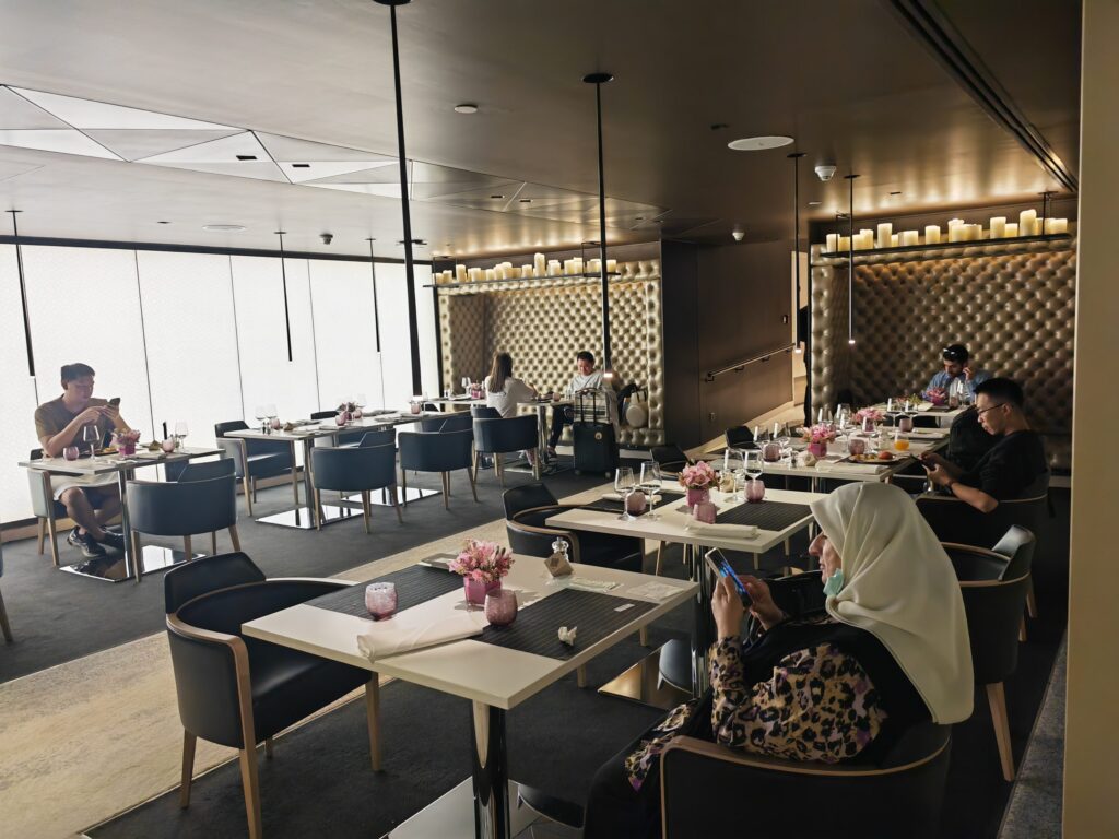 Qatar Premium Lounge BKK a la carte Restuarant