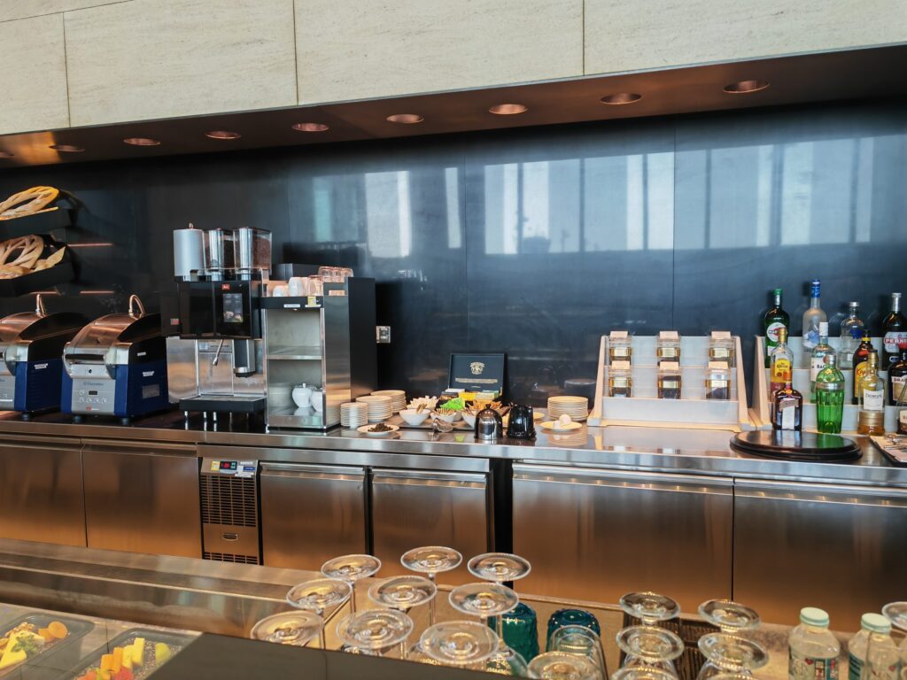 Al Safwa First Class Lounge Refreshment Options