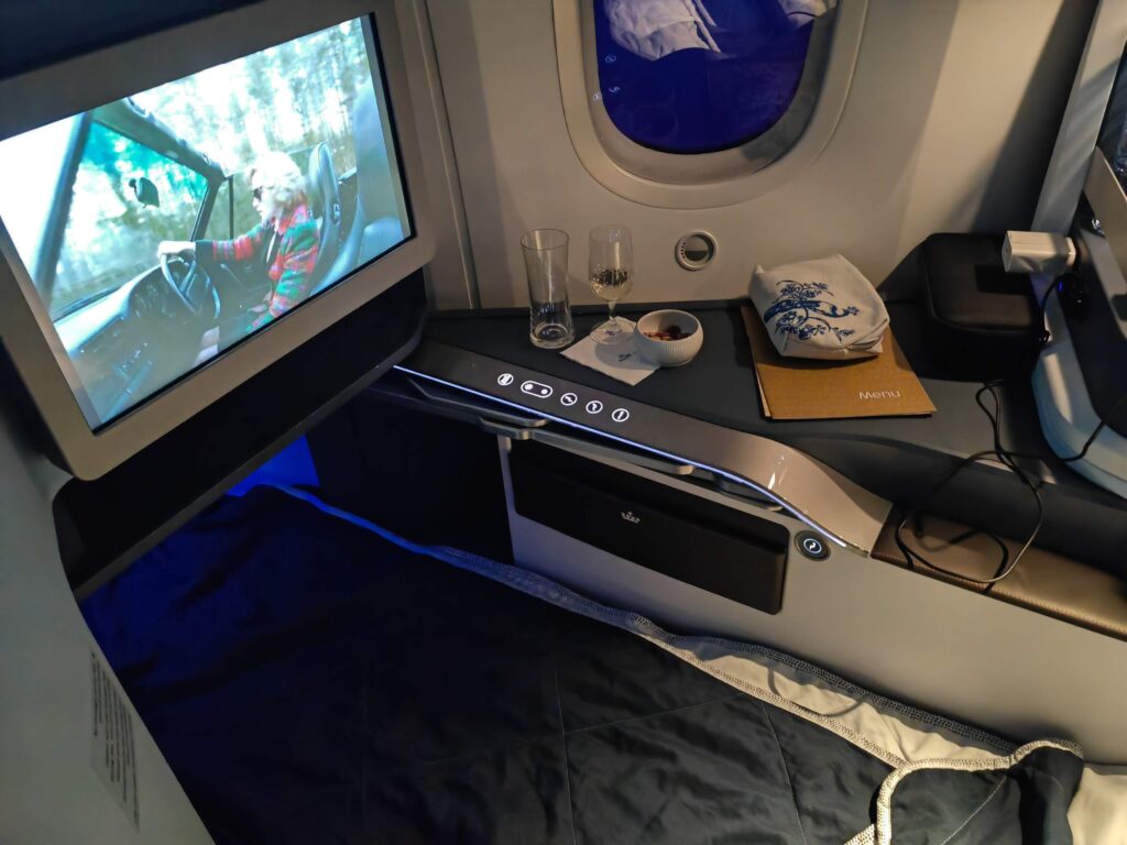 KLM 787 10 Business Class Bed Setup