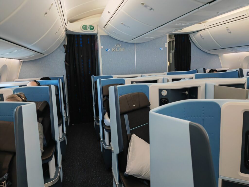 KLM 787 9 World Business Class Cabin