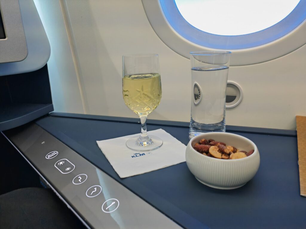 KLM 787 9 World Business Class Post Take Off Drink & Nuts