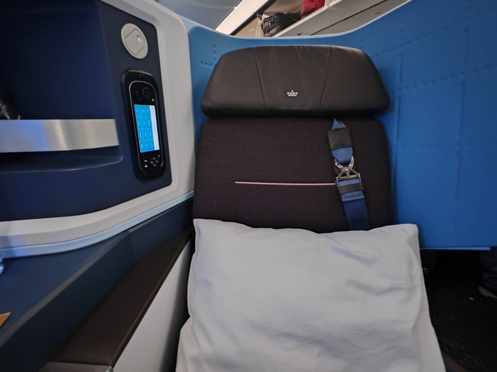 KLM 787 9 World Business Class Seat