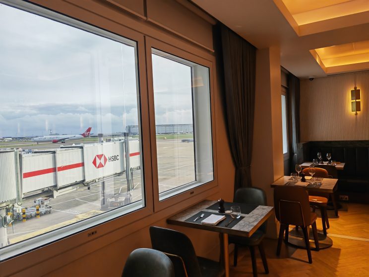 Qantas Lounge Heathrow Restuarant Runway Views
