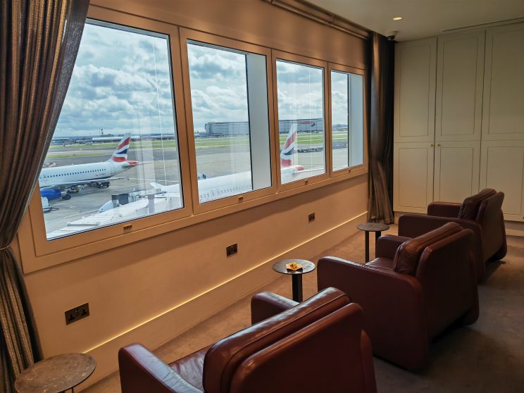 Qantas Lounge Heathrow Upstairs Plane Spotting