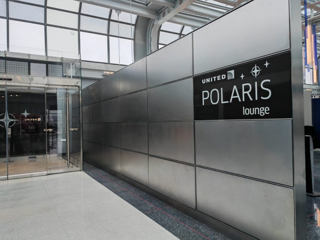 United Polaris Lounge at Chicago Entrance