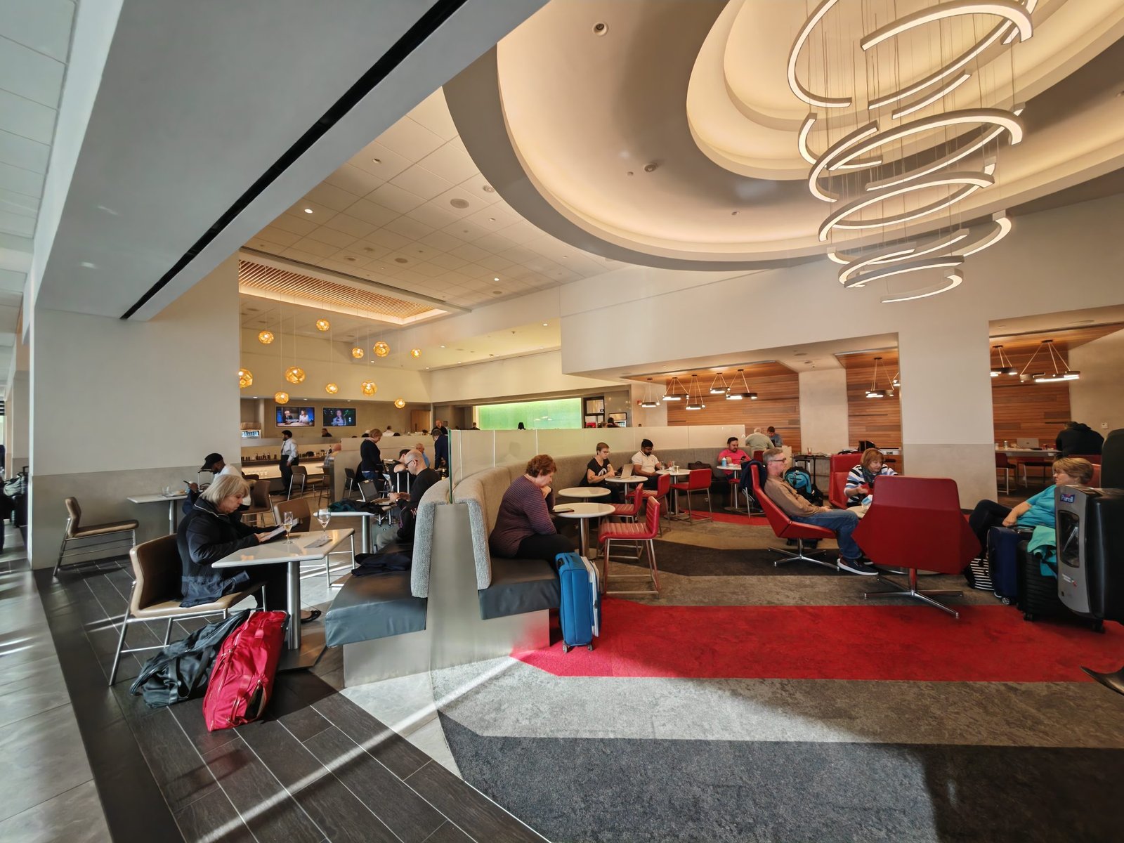 A Fine Balancing Act: American Flagship Lounge DFW Review - Wander Up Front