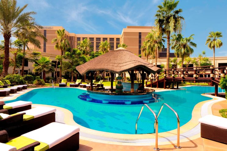 Le Meridien Dubai Courtyard Pool