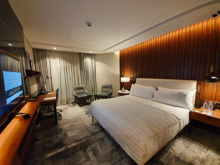 Le Meridien Dubai Hotel Deluxe Room (2)