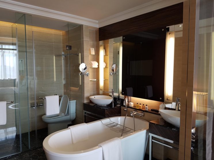 The Majestic Hotel Kuala Lumpur Bathroom