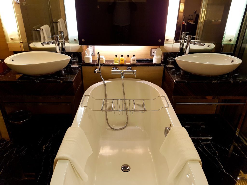 The Majestic Hotel Kuala Lumpur Bathtub