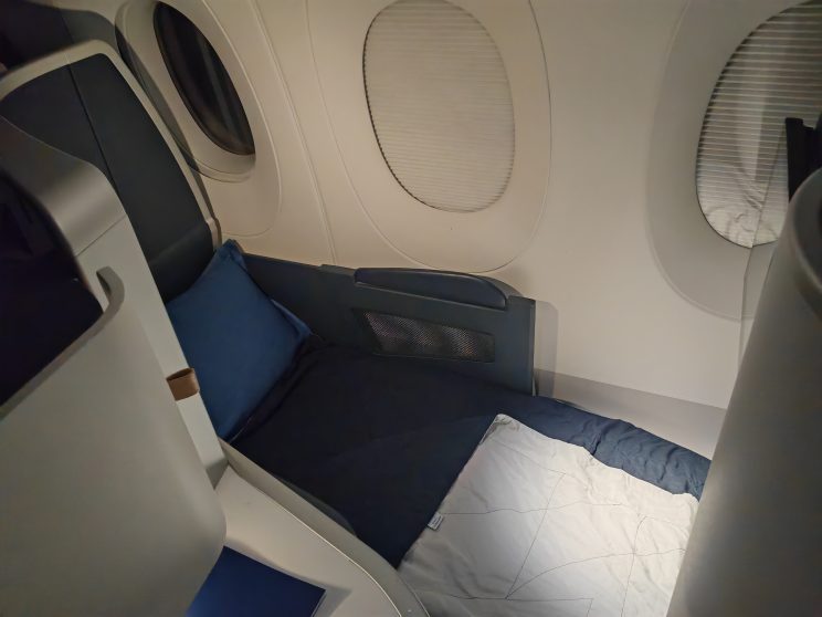 Air France A350 Business Class Bedmode