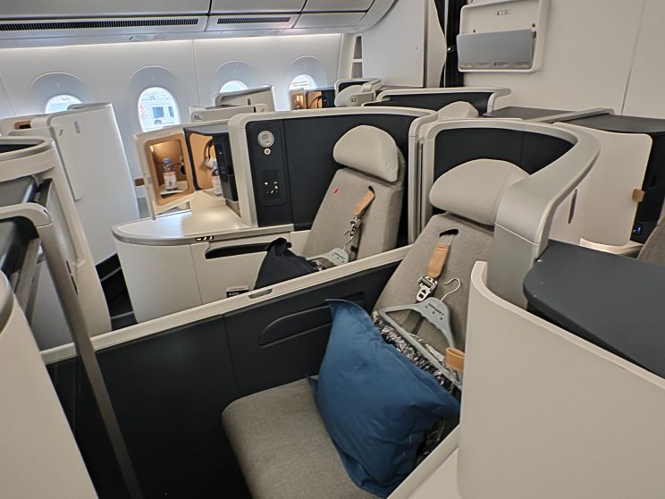 Air France A350 Saffron Opmtima Business Class Seats