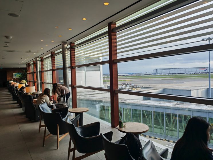 Cathay Business Lounge Heathrow Apron View