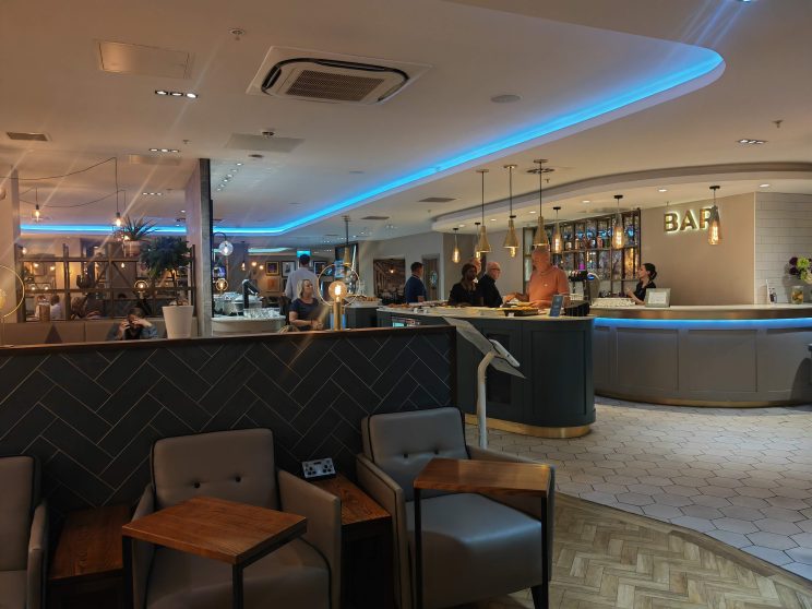 Aspire Lounge Luton Airport Bar Area