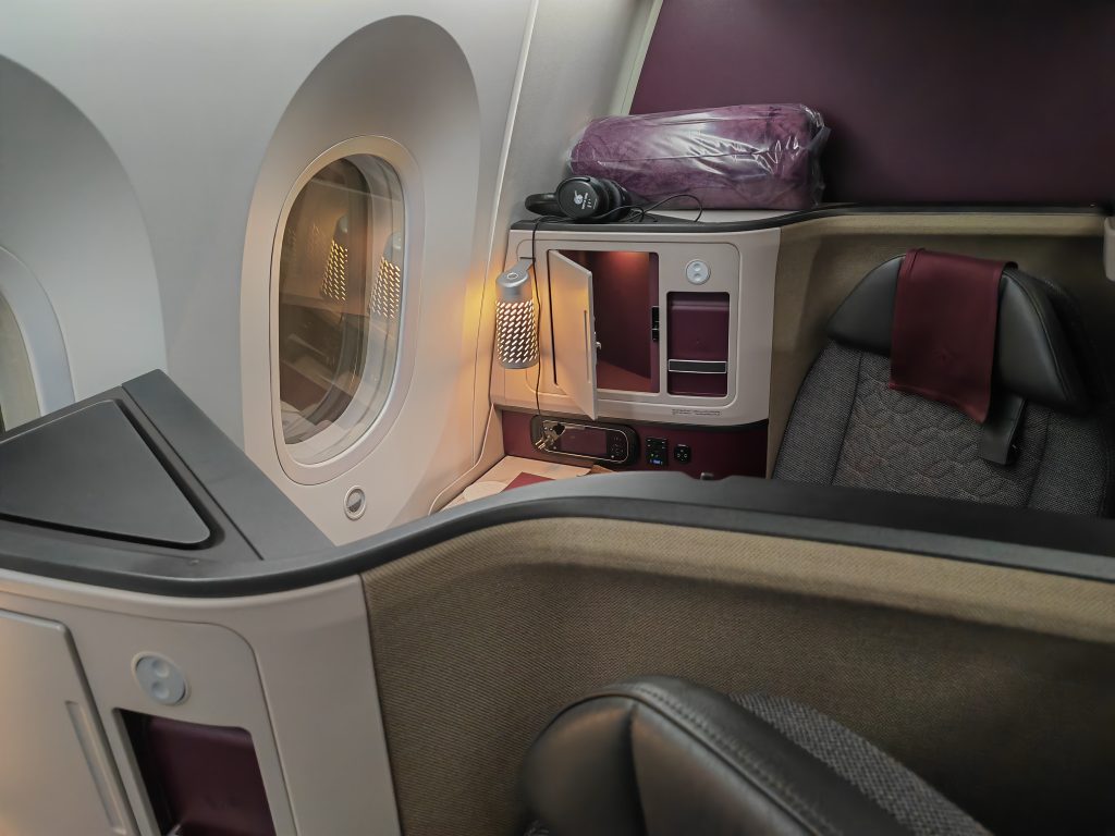 Qatar Airways 787 9 Business Class 7&8K