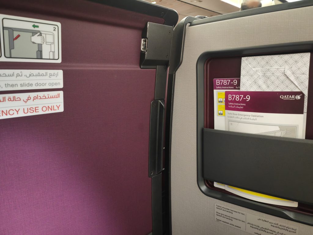 Qatar Airways 787 9 Business Class Closed Suite