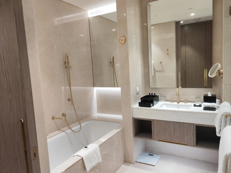 Steigenberger Hotel Doha Bathroom