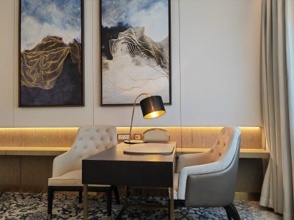 Steigenberger Hotel Doha Room Desk (2)