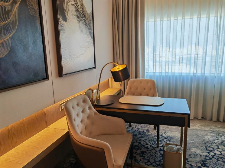 Steigenberger Hotel Doha Room Desk
