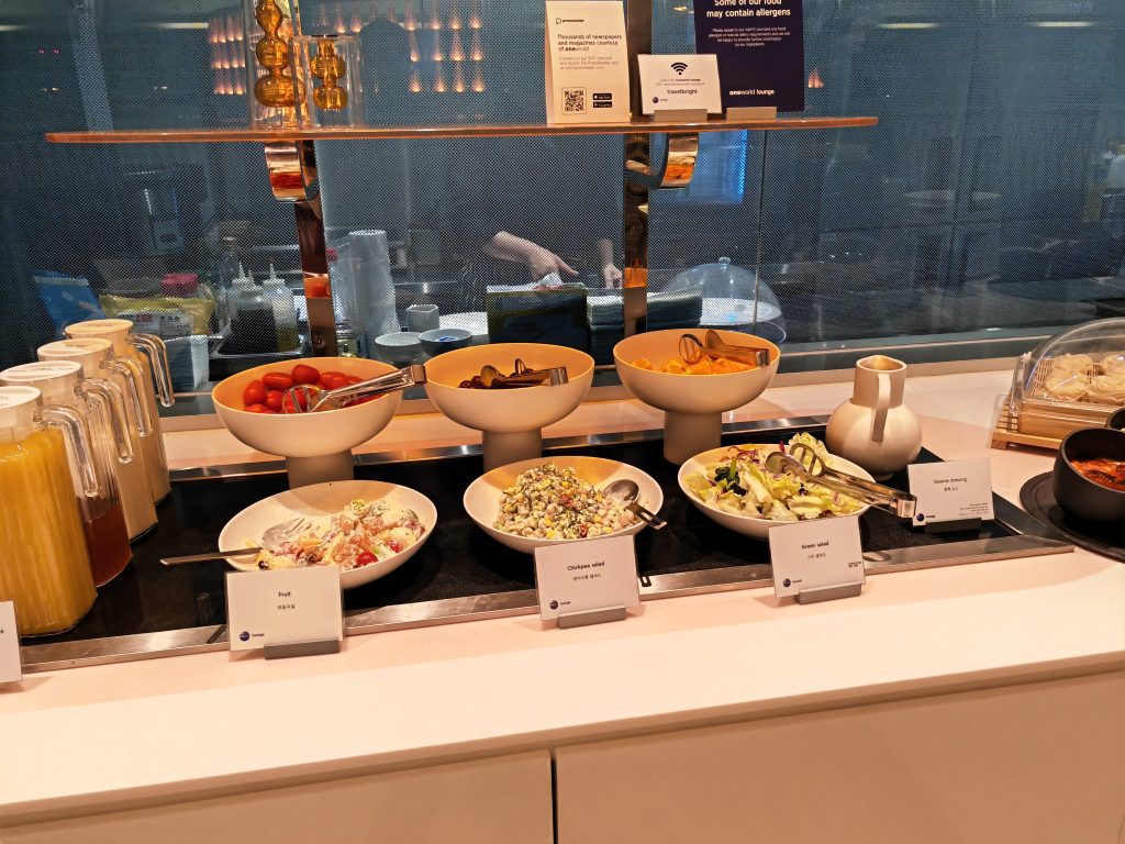 oneWorld Lounge ICN Salads